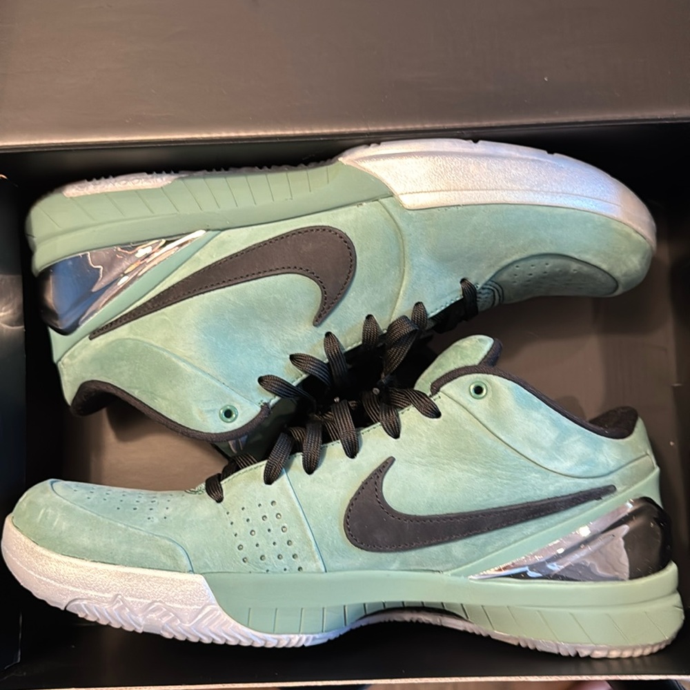 Kobe 4 Girl Dads